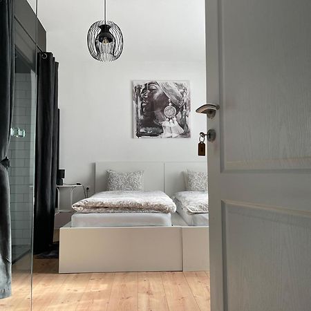 4 Stars Rooms Near Airport Scitarjevo Bagian luar foto