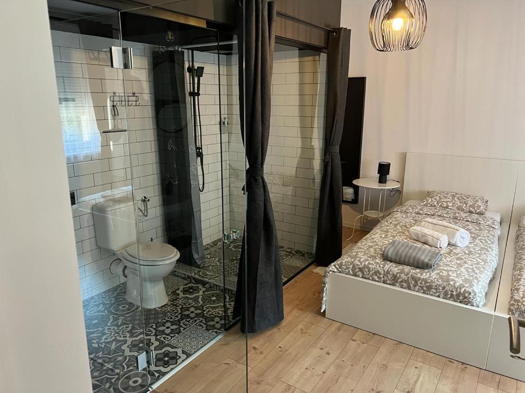 4 Stars Rooms Near Airport Scitarjevo Bagian luar foto